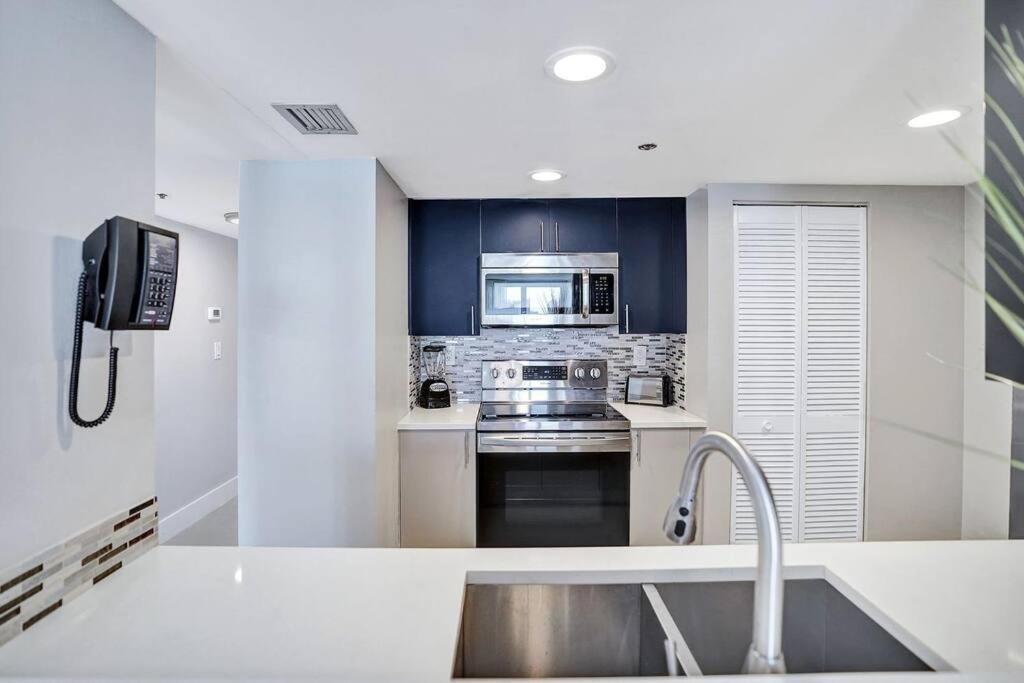 In Love! Skyline Views, Renovated * Miami